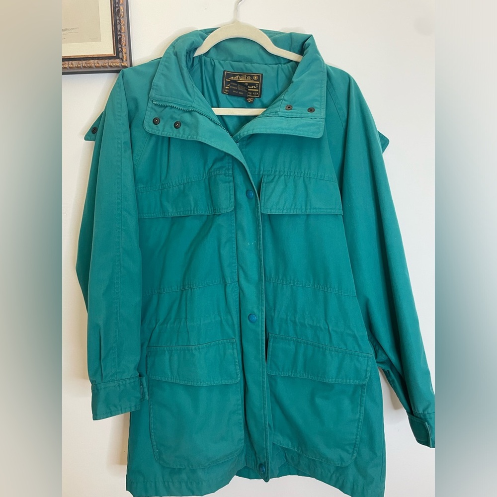 Vintage woman’s  Eddie Bauer parka jacket. Size medium.